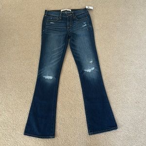 NWT Abercrombie & Fitch Mid Rise Skinny Boot Distress 0S W25 L31